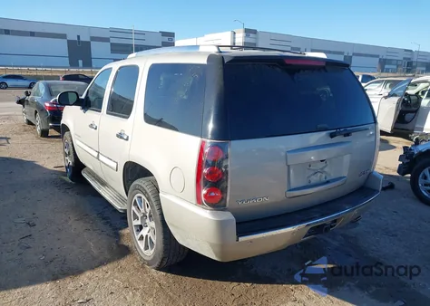 2008 GMC Yukon Denali z USA, uszkodzony, nr VIN 1GKFK63808J154100